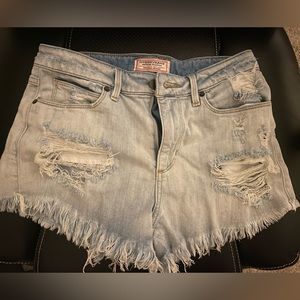 Guess vintage denim shorts, size 26